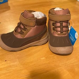 Kids Size 8M Snow Boots